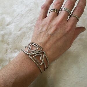 VINTAGE Geometric Triangle Textured Clamper Hinged Bracelet Silver Tone